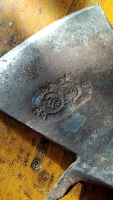 Топор старинный звенит