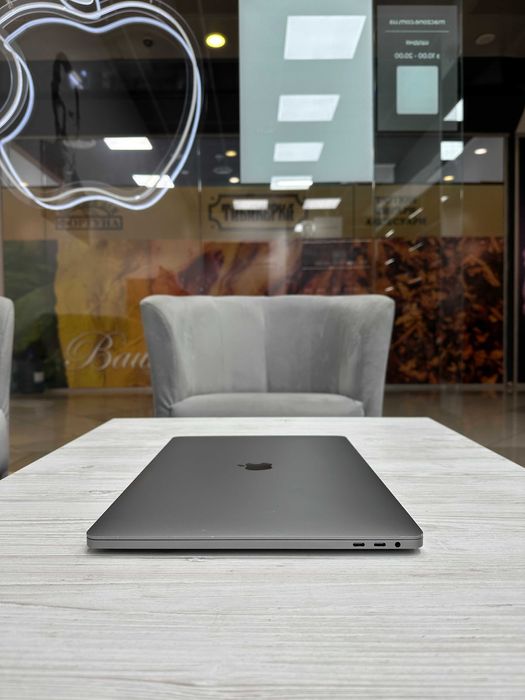 Macbook Pro 16 2019 (i7 | 16gb | 512 ssd | AMD 5300-4gb } 14363SV