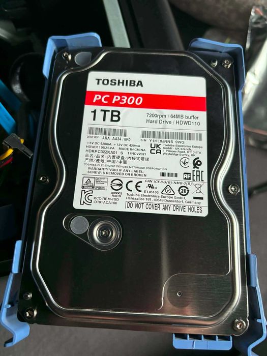 Dell t5810 24GB 2tb kieszeń na dyski 2,5" 685W