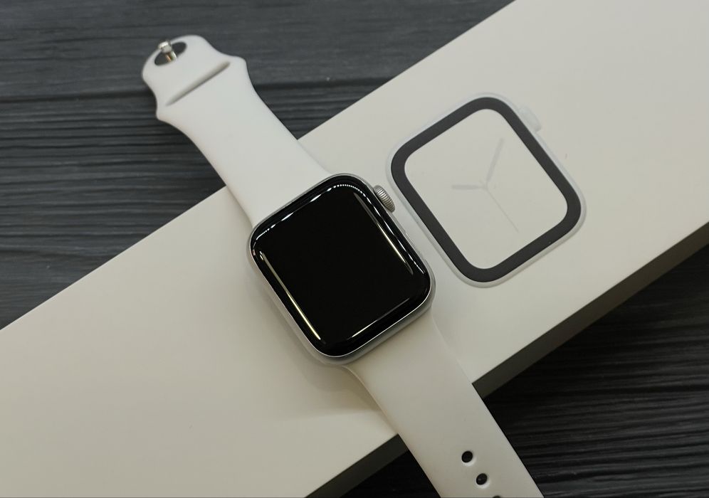 Apple Watch Series 4 40mm Silver Магазин Гарантія