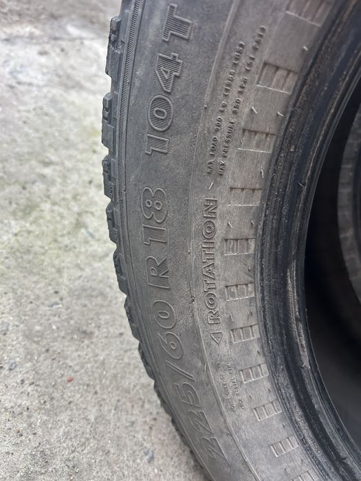 225/60R18 nokian