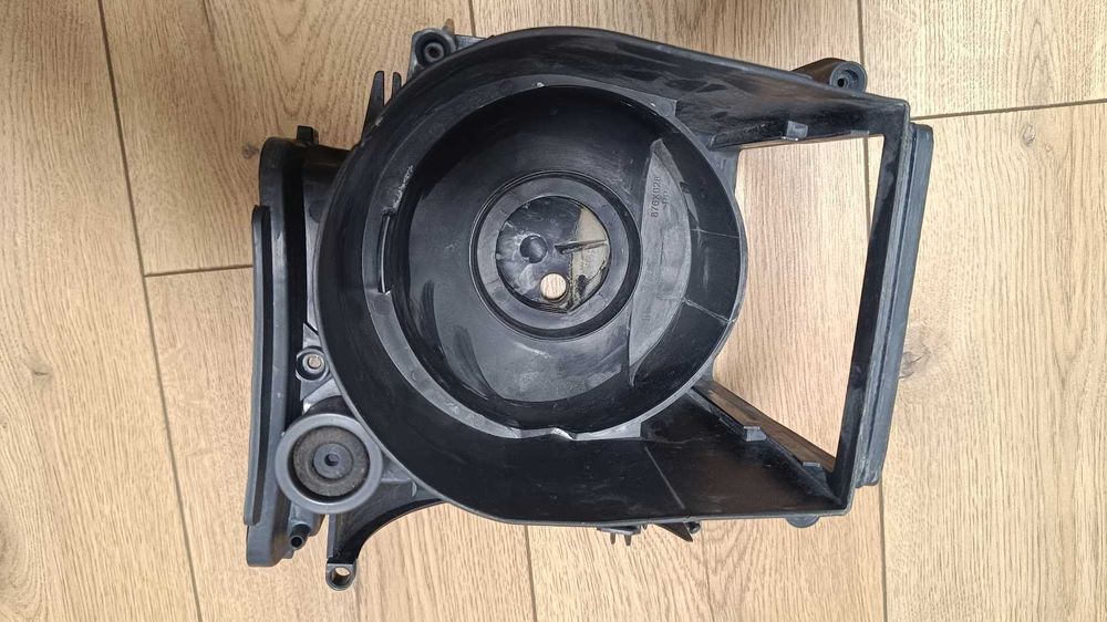 Продам корпус кожух на двигатель пылесоса Philips FC8761, б/у