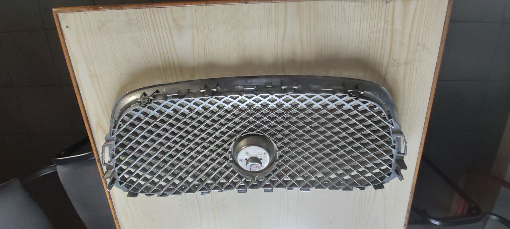 Grill jaguar super stan