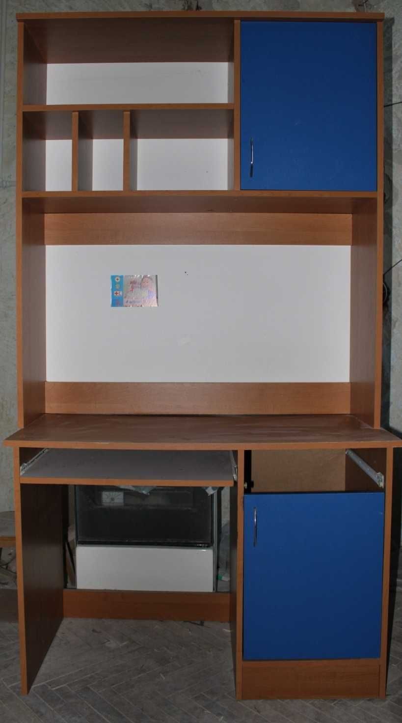 Меблі для дитячої кімнати синього кольору