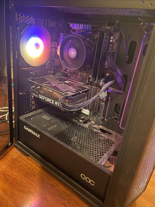 Компютер игровой! В комплекте стол и стул!