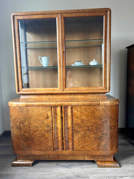 serwantka z okresu międzywojennego