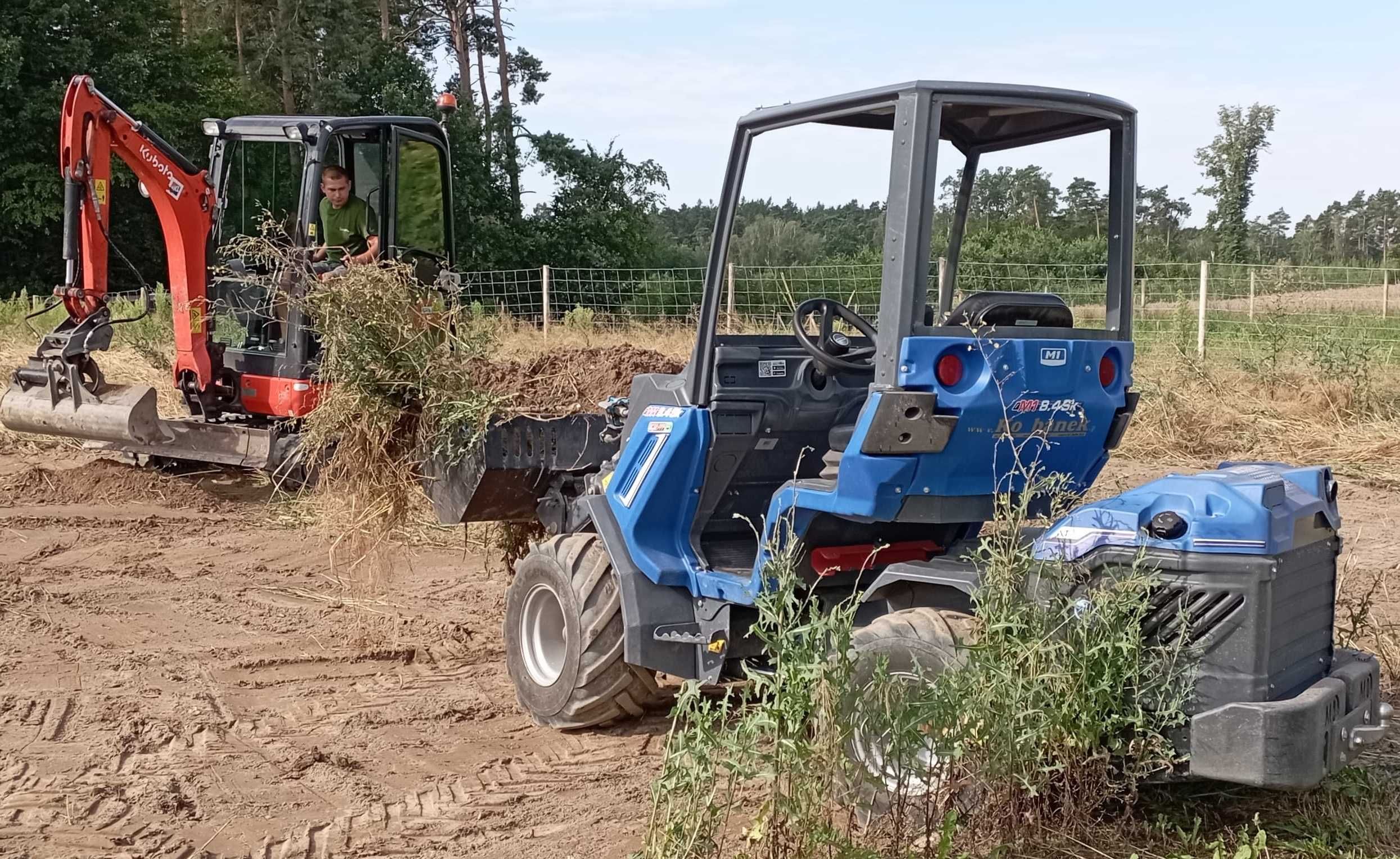 Miniładowarka, wyrównywanie terenu, przewożenie korytowanie zamiatarka