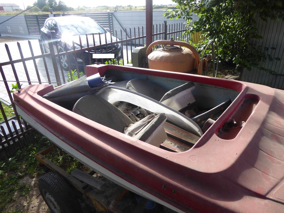 Motorówka z silnikiem