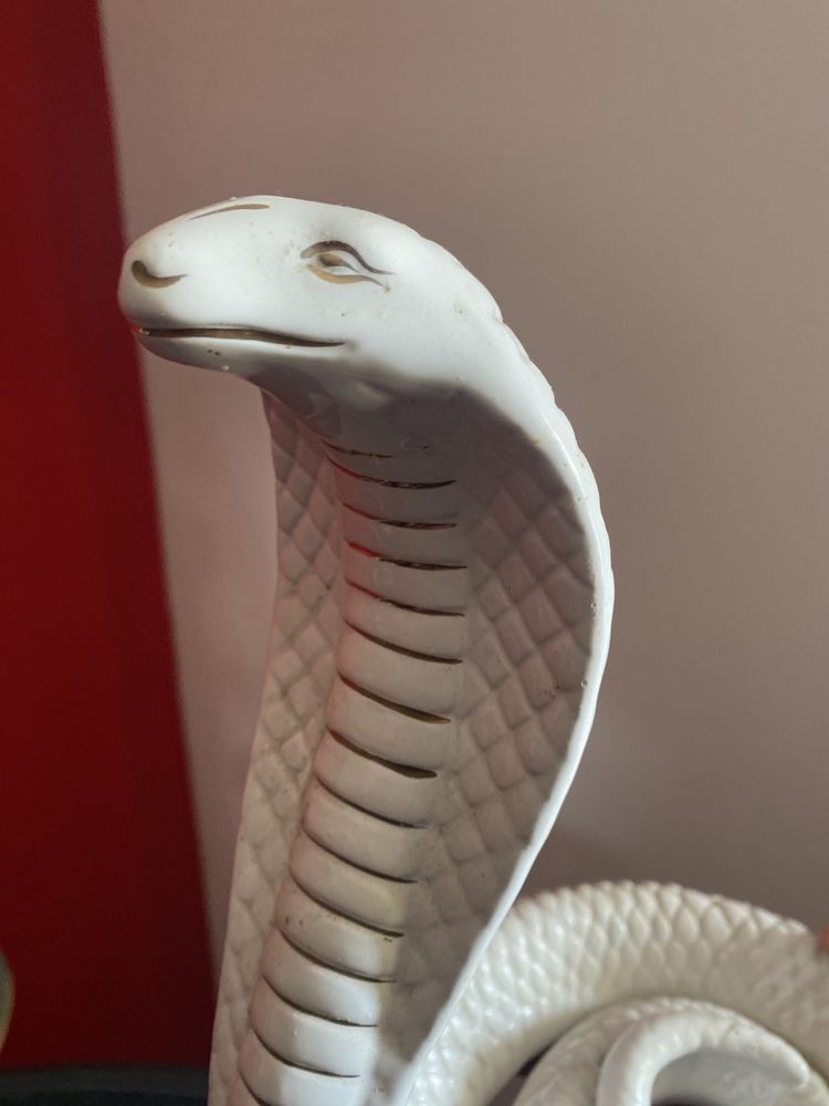 Cobra de porcelana