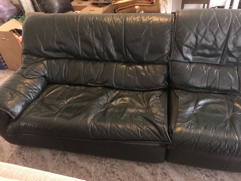 Sofá de canto verde garrafa