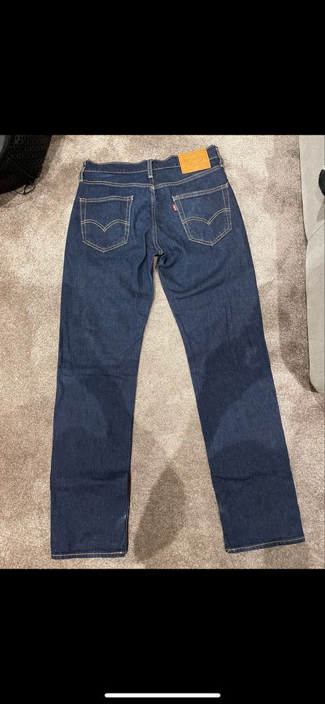 Calças Levi’s 514 W29. L32. Azuis escuras