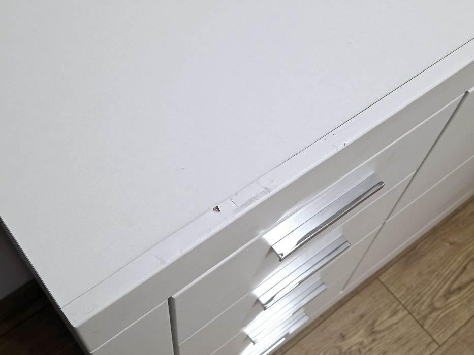 Komoda biała 4 szuflady