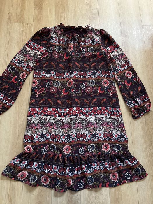 Sisley piękna sukienka M wzór falbanka