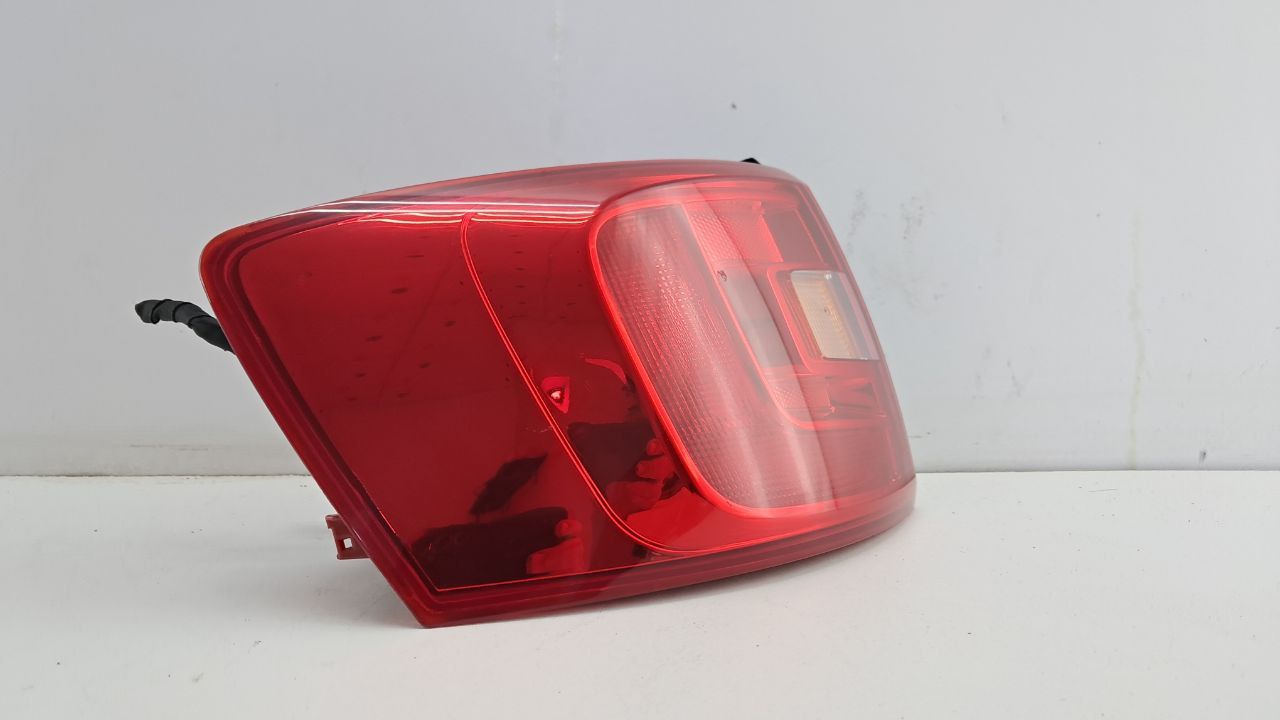 Фонарь задний левый стоп Volkswagen Jetta 2011 5C6945095E