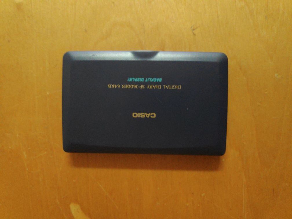 Calculadora / Diário digital retro Casio SF-3600ER 64KB