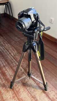 Máquina Nikon D3400 DX 18-55mm f/3.5-5.6G VR + Tripé