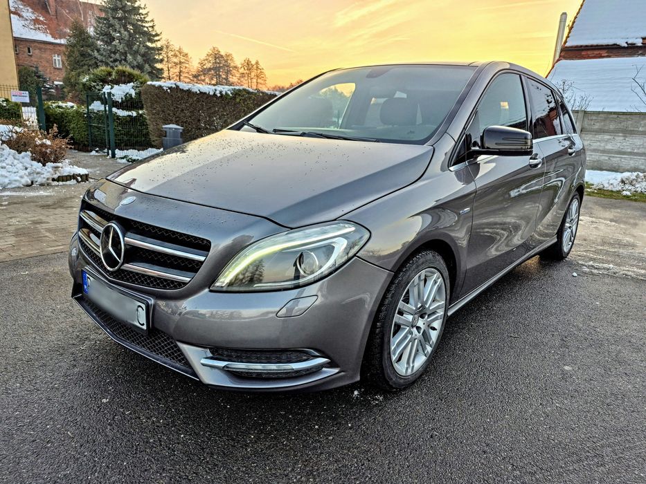 Mercedes B-Class W246 B200CDI#FullLEDY#Panorama#RADAR#Navi#ALU#StanBDB