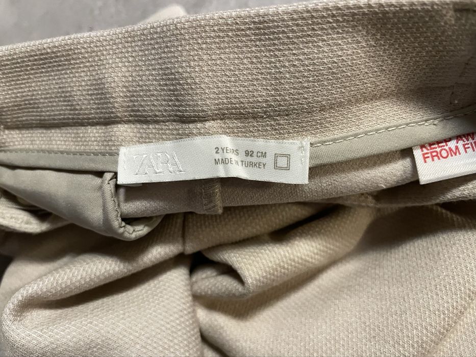 Spodnie dla chłopca ZARA beżowe rozm. 92 / 2 lata