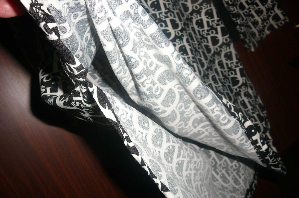 Tunika - sukienka w litery czarno-biała    XXL   Nowa i czarna bluzka