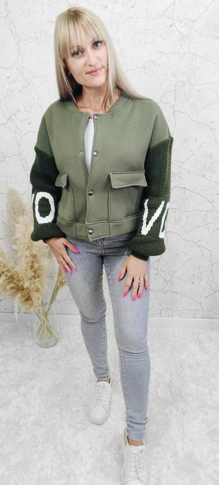 Kurtka Bobmerka Sweterkowe Rękawy Napis "LOVE" zielona