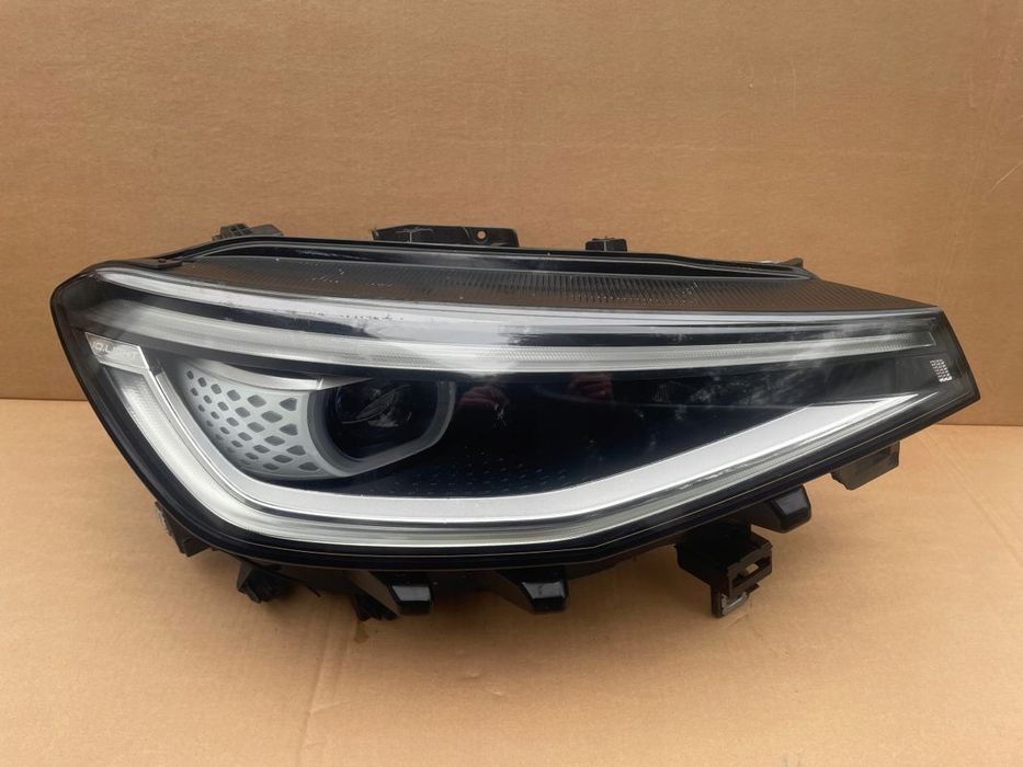 Volkswagen Id 4 Prawa Przednia Lampa Full Led Europa