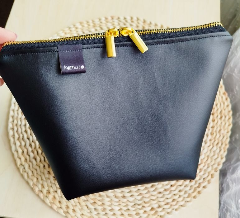 Czarna kosmetyczka z eco skóry