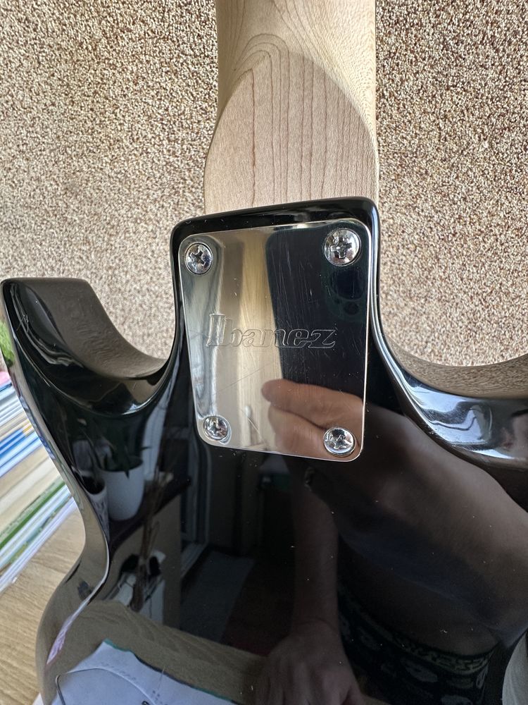 Продам бас гітару Ibanez Gio Soundgear GAXB150