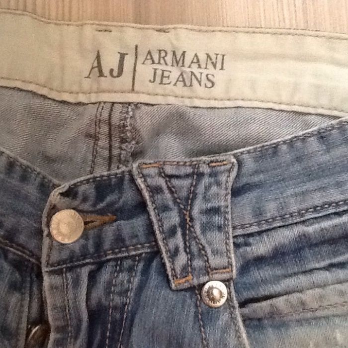 Продаются мужские джинсы фирмы ,, Armani"
