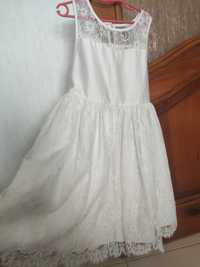 Платье белое, 6-7 лет