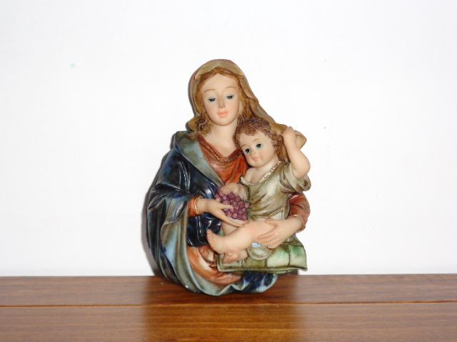 Estatueta para pendurar, imagem de Maria com o menino