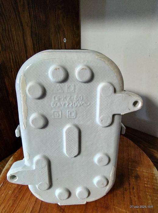 Lampa przemysłowa kanałowa OPKZ 60 – PRL + oprawa kanałowa z siatką