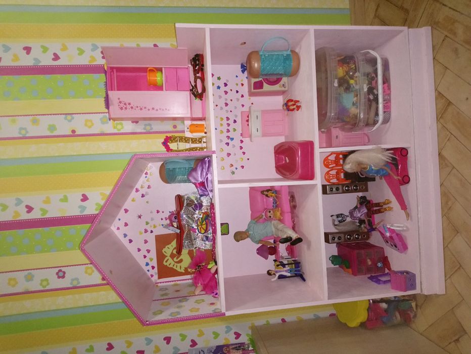 Стелаж,ігровий будинок для ляльок,полиця