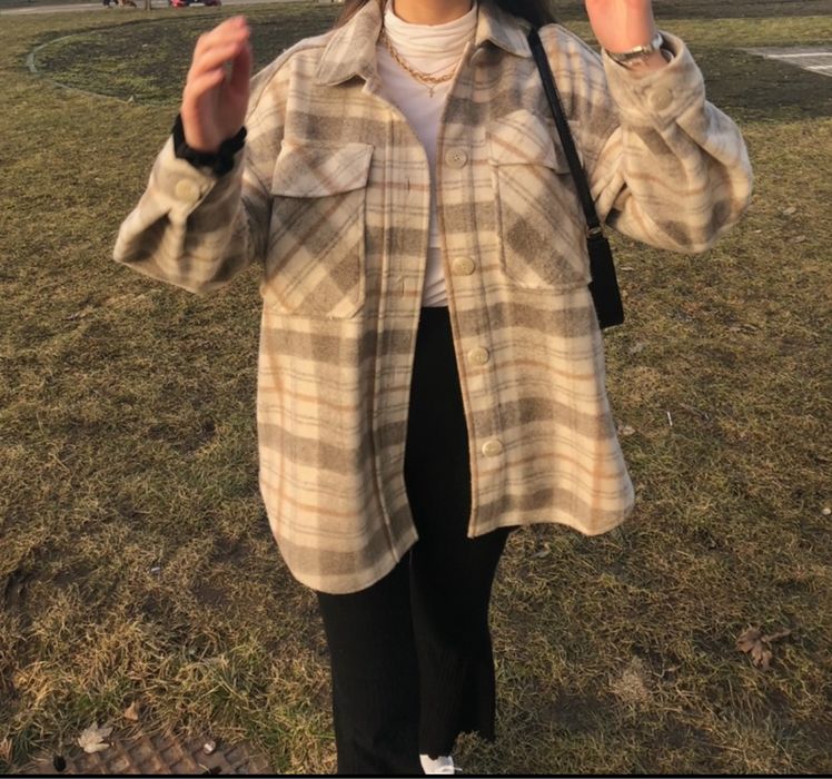 Kurtka koszulowa Stradivarius kurtka przejściowa