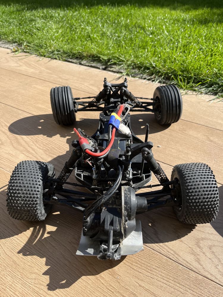 Hpi e-firestorm flux z masą dodatków i baterią gens