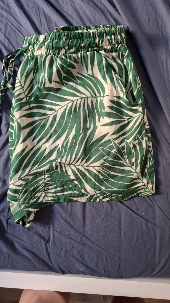 Damskie szorty / XL
