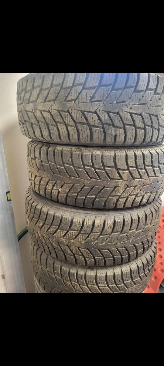 Opony zimowe 215/60 R16 C 103/101 T