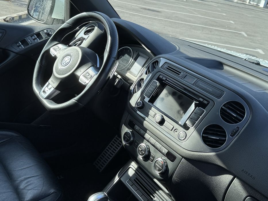 Volkswagen Tiguan SPORT R-LINE