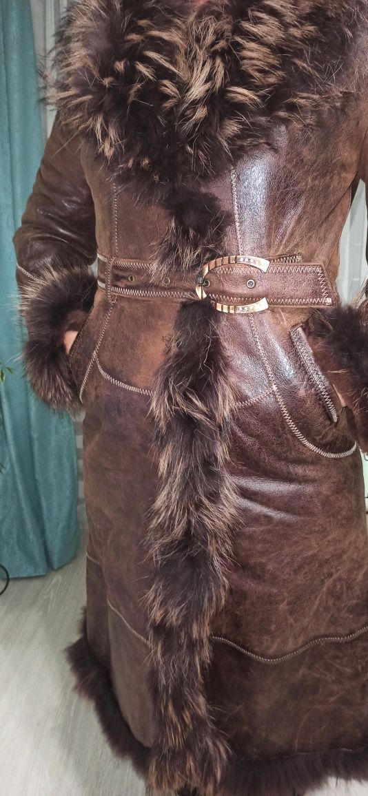 Продам натуральную кожаную дублёнку.