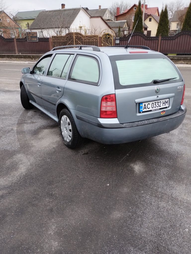 Продам skoda octavia tour 1.6л