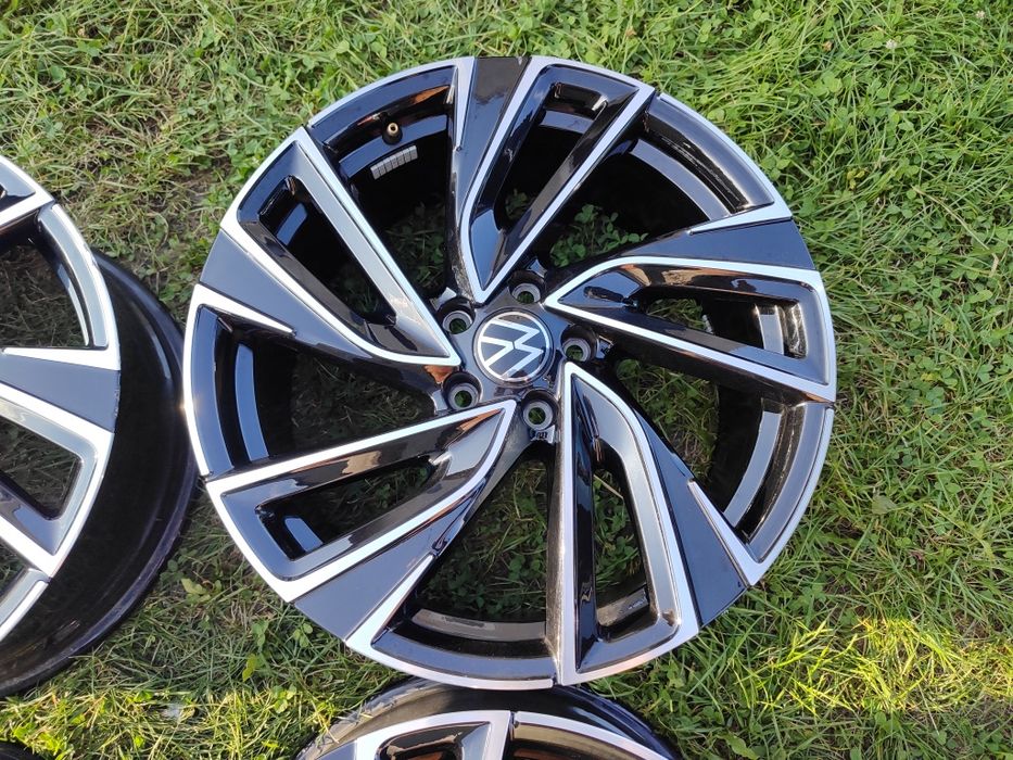 Felgi Volkswagen Golf 8 GTI GTD R 5x112 R19 OE Borbet