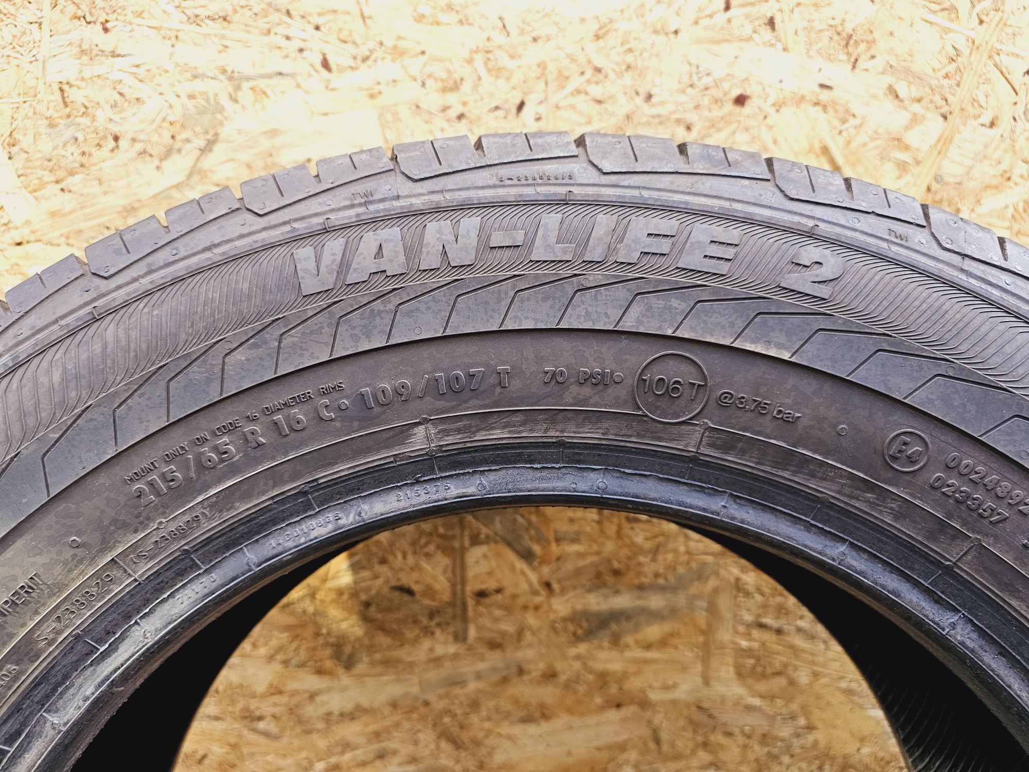 Idealne!!  8,5mm. 215/65 r16C Semperit Van-Life 2. 2021 rok!!