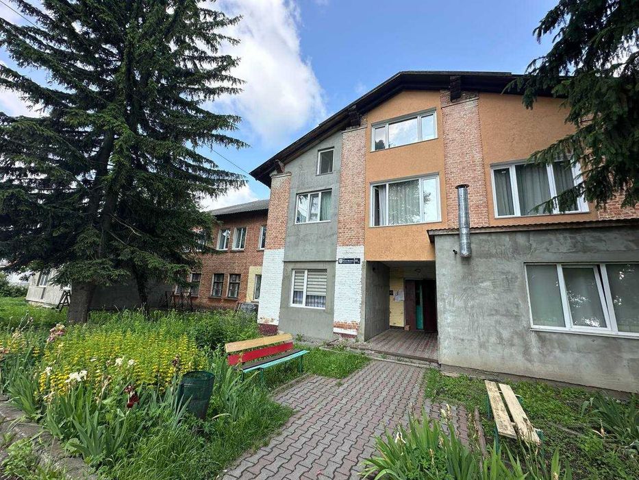 Кімната в гуртожитку на Гречанах, хороший стан.