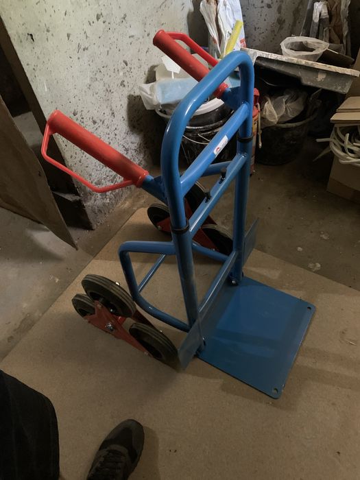 Wózek transportowy na schody