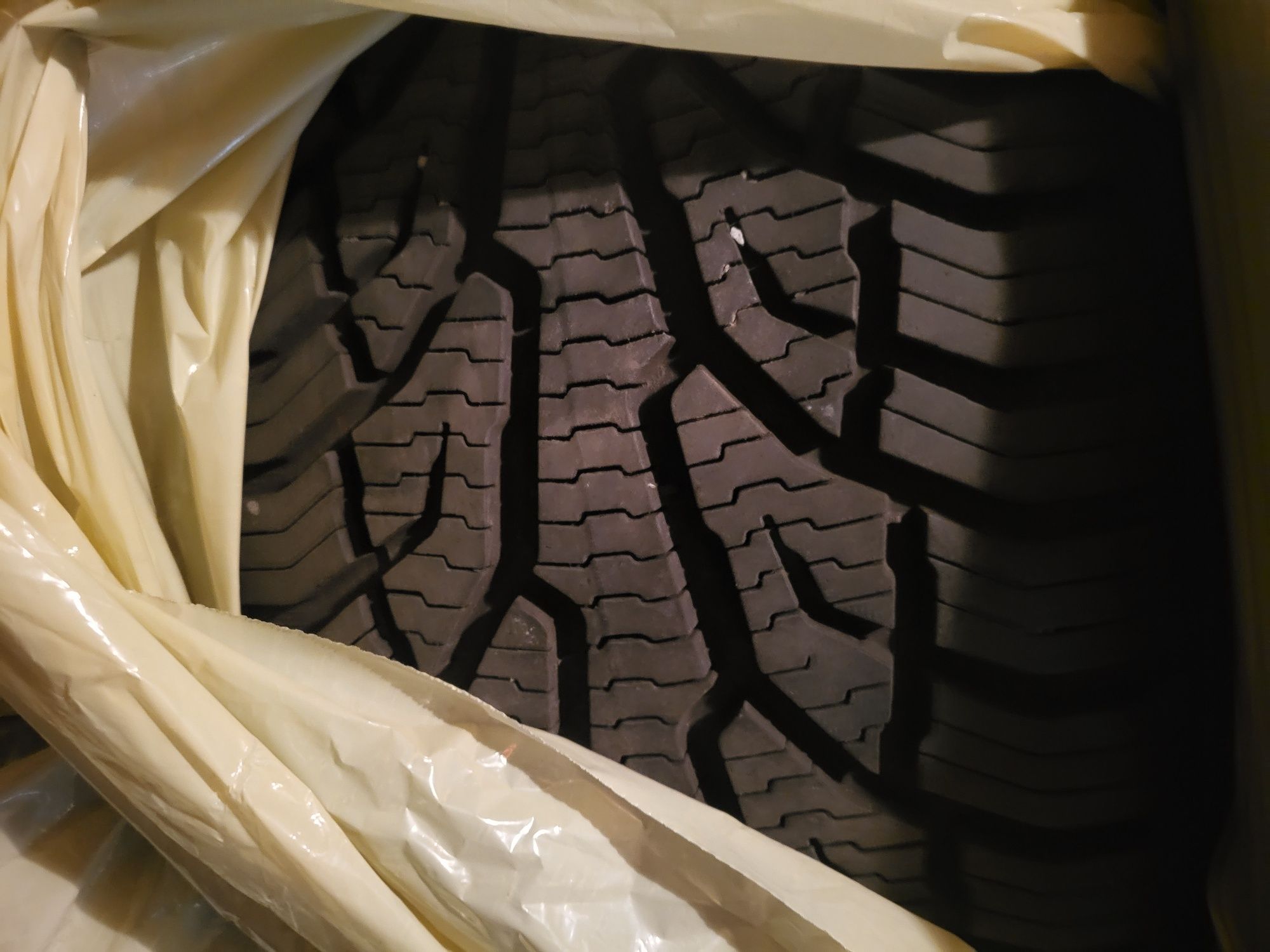 Opony Uniroyal AllSeasonExpert 2 225/40R18 92V XL