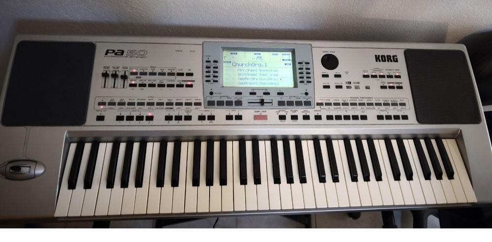 Teclado Korg pa50