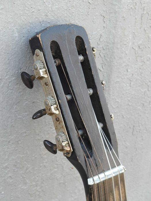 Гитара с чехлом  в отличном рабочем состоянии