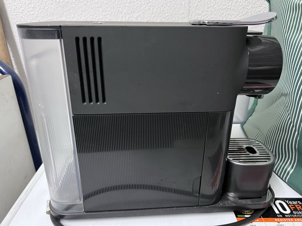 Maquina nespresso Latissima