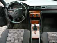 kokpit deska mercedes w124 , 1994 rok , bez wad