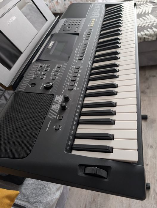 Yamaha keyboard PSR-E453