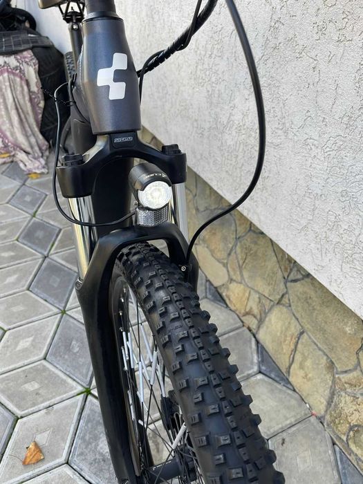 Bicicleta Cube Reaction Hybrid Performance 625